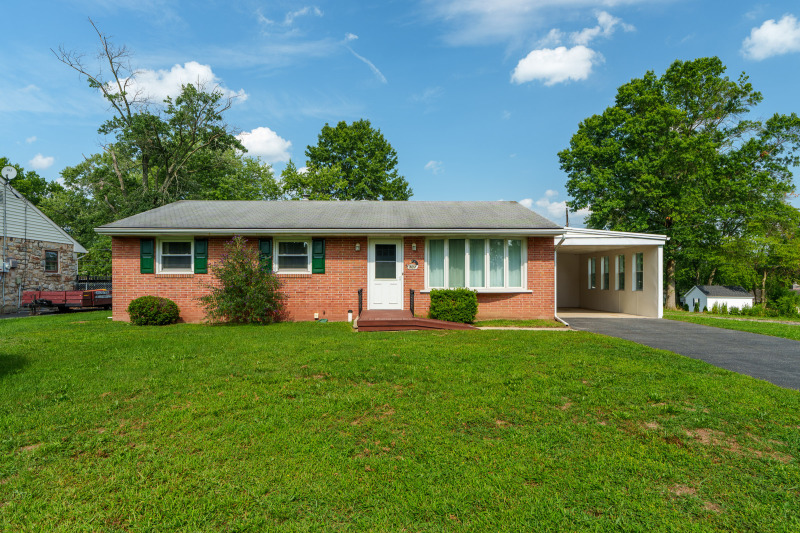 Sold Prior to Auction | Ranch Home in Elizabethtown, Lancaster County, PA