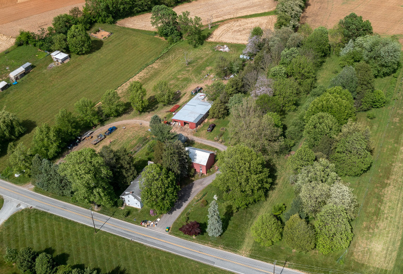 Home on 5.8 Acres in Manor Township