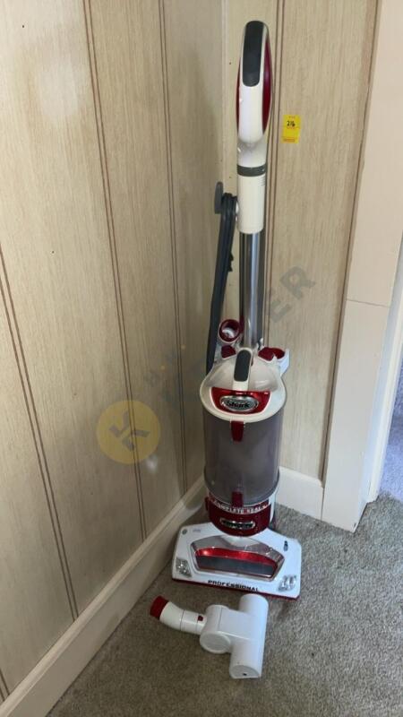 Shark Professional Rotator Upright Bagless Vacuum