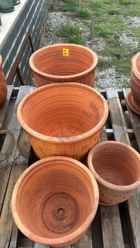 4 Clay Decorative Pots