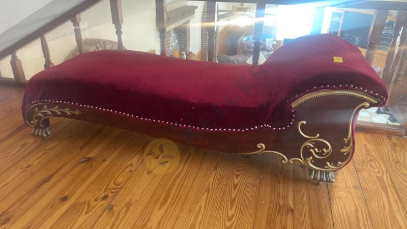 Victoria Style Chaise Lounge Chair