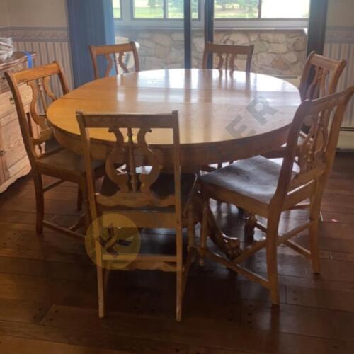 Dining Table and 6 Chairs