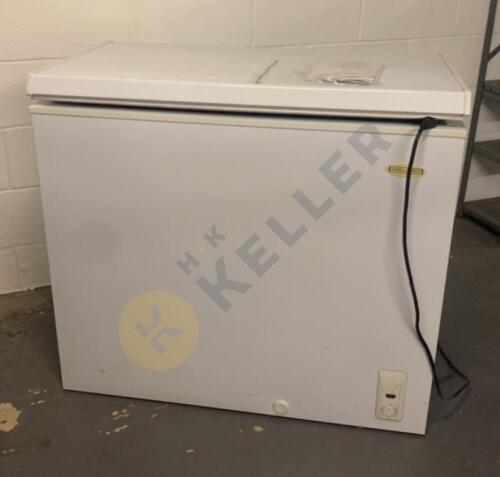 Holiday Manual Defrost Chest Freezer