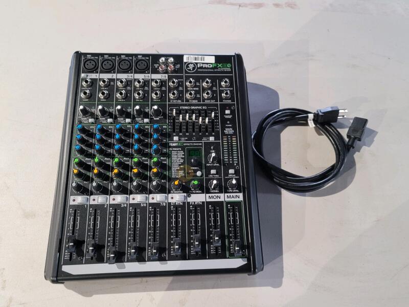 Mackie ProFX8 Mixing Console