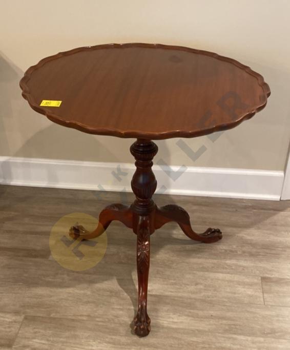 Vintage Tilt Top Pie Crust Table