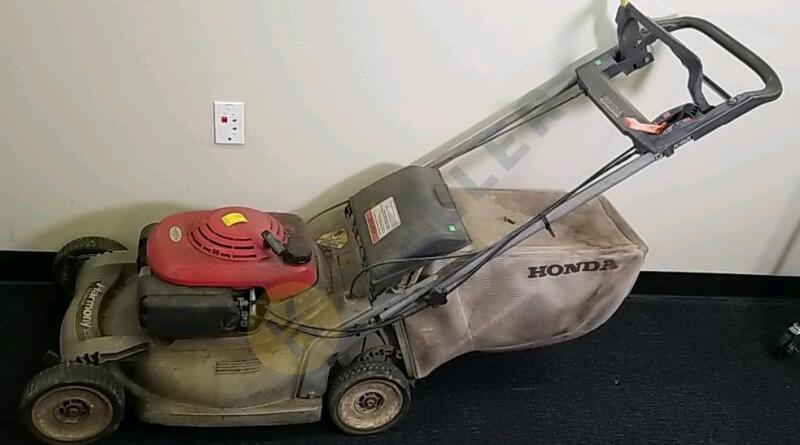 20" Honda Harmony 215 Self Propelled Push Mower