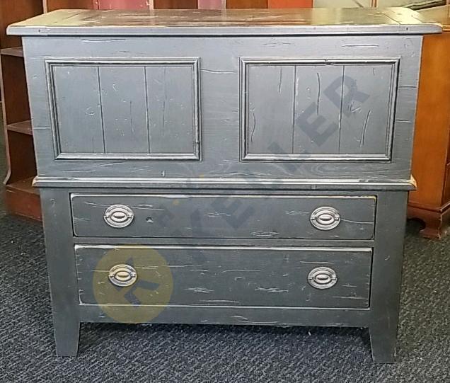 Broyhill Chest with Drawers