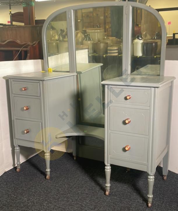 6 Drawer Dresser Vanity with Trifold Mirror