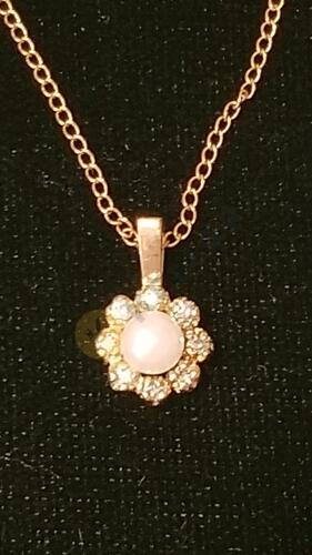 14K Gold Neclace with Pearl and Diamond Chip Pendant