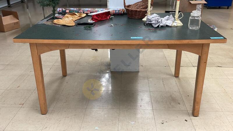 Laminate Top Table