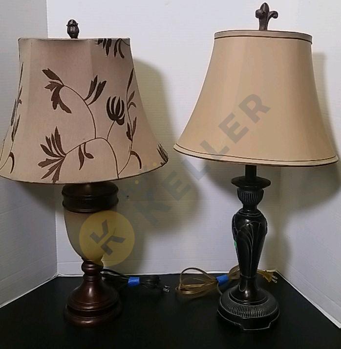 2 Wooden Lamps