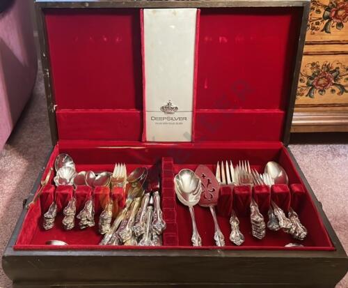 DeepSilver Flatware Set with Wooden Case