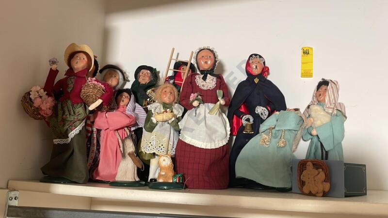 Collection of Buyer’s Choice Caroler Figurines