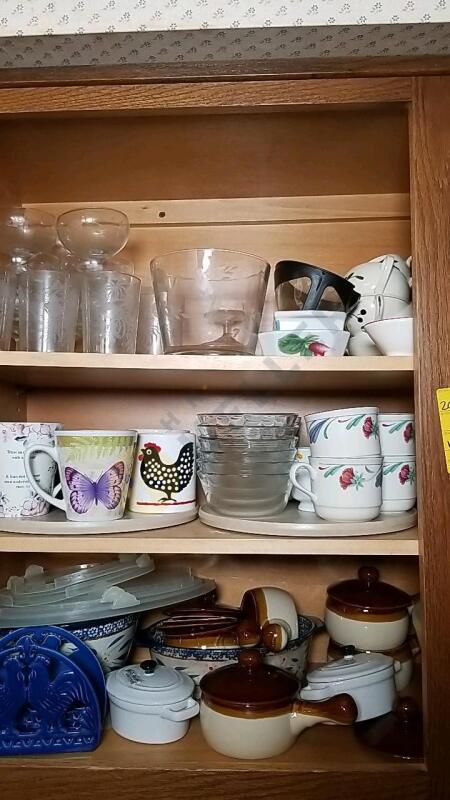 Contents of 4 Upper Cabinets with Pyrex and More