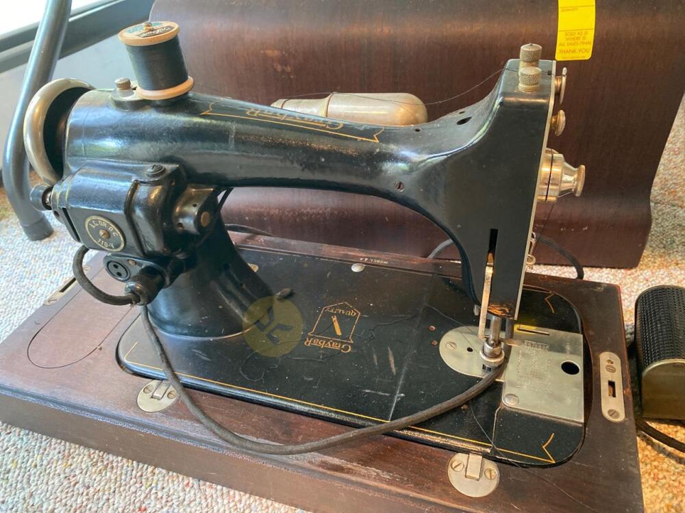 Vintage GraybaR Sewing Machine