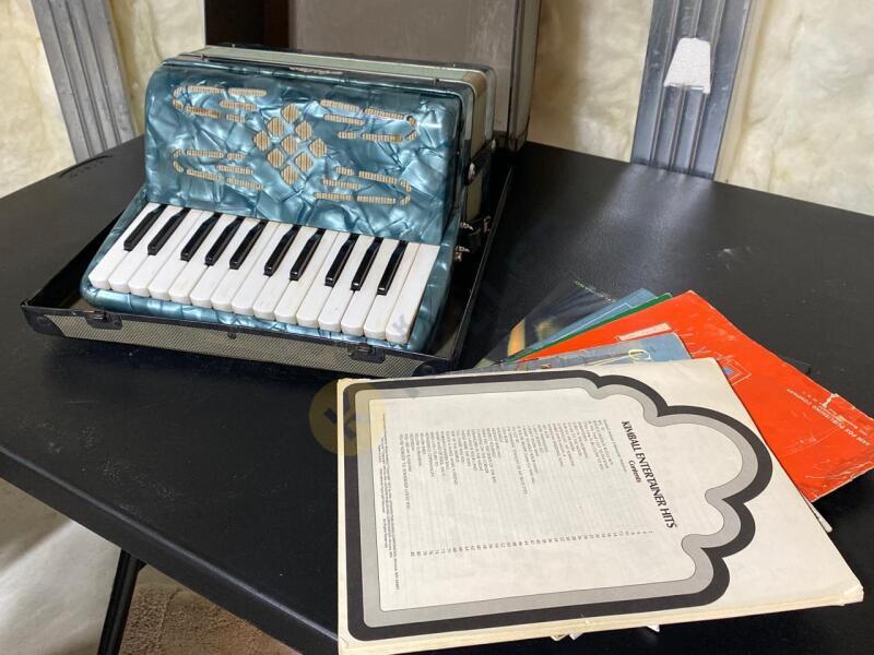 Atlas Vintage Accordian