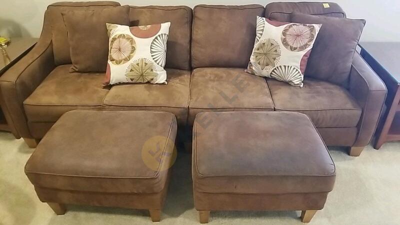Broyhill Oversized Sofa with Two Ottomans