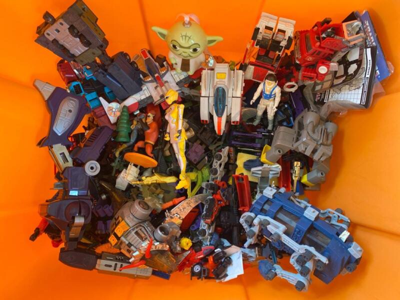 Vintage Transformer Shockwave, Dinobot Slag, and More Toy ActionFigures