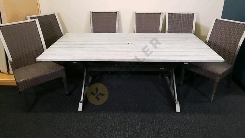 Outdoor Patio Table with 6 Chairs by Hampton Bay