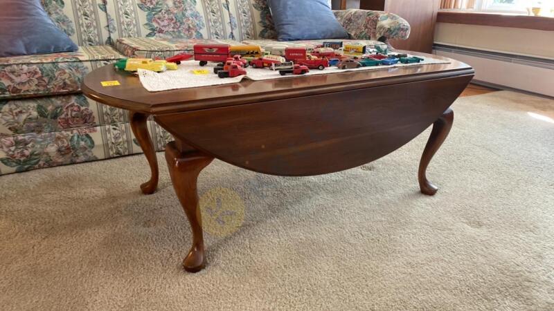 Drop Leaf Coffee Table