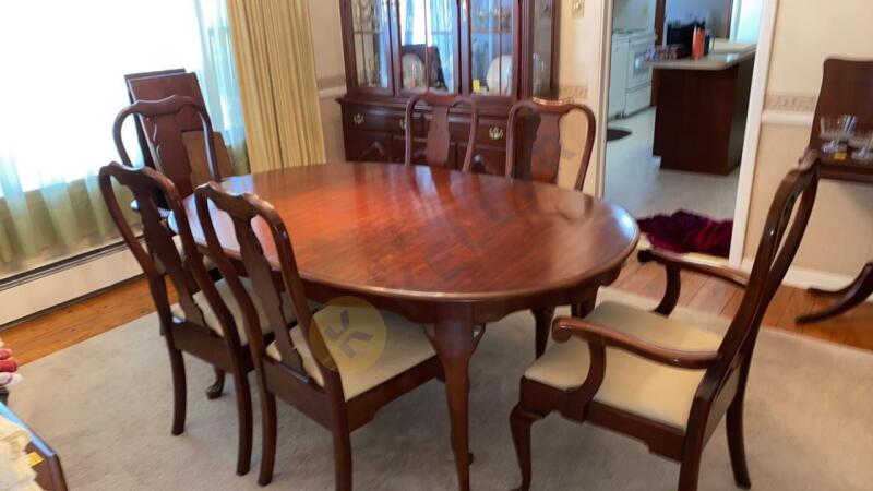 Pennsylvania House Dining Table and Chairs