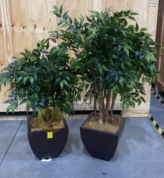 2 Artificial Plants