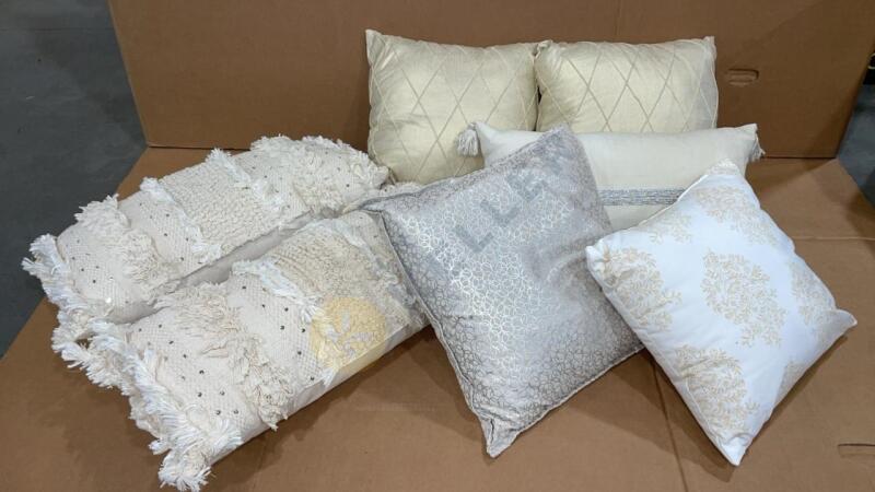 7 Decorative Pillows