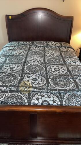 Complete Queen Size Bed Set